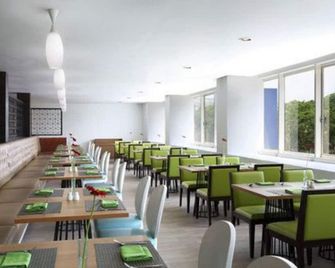 Hotel Santika Kelapa Gading - ג'קרטה - מסעדה