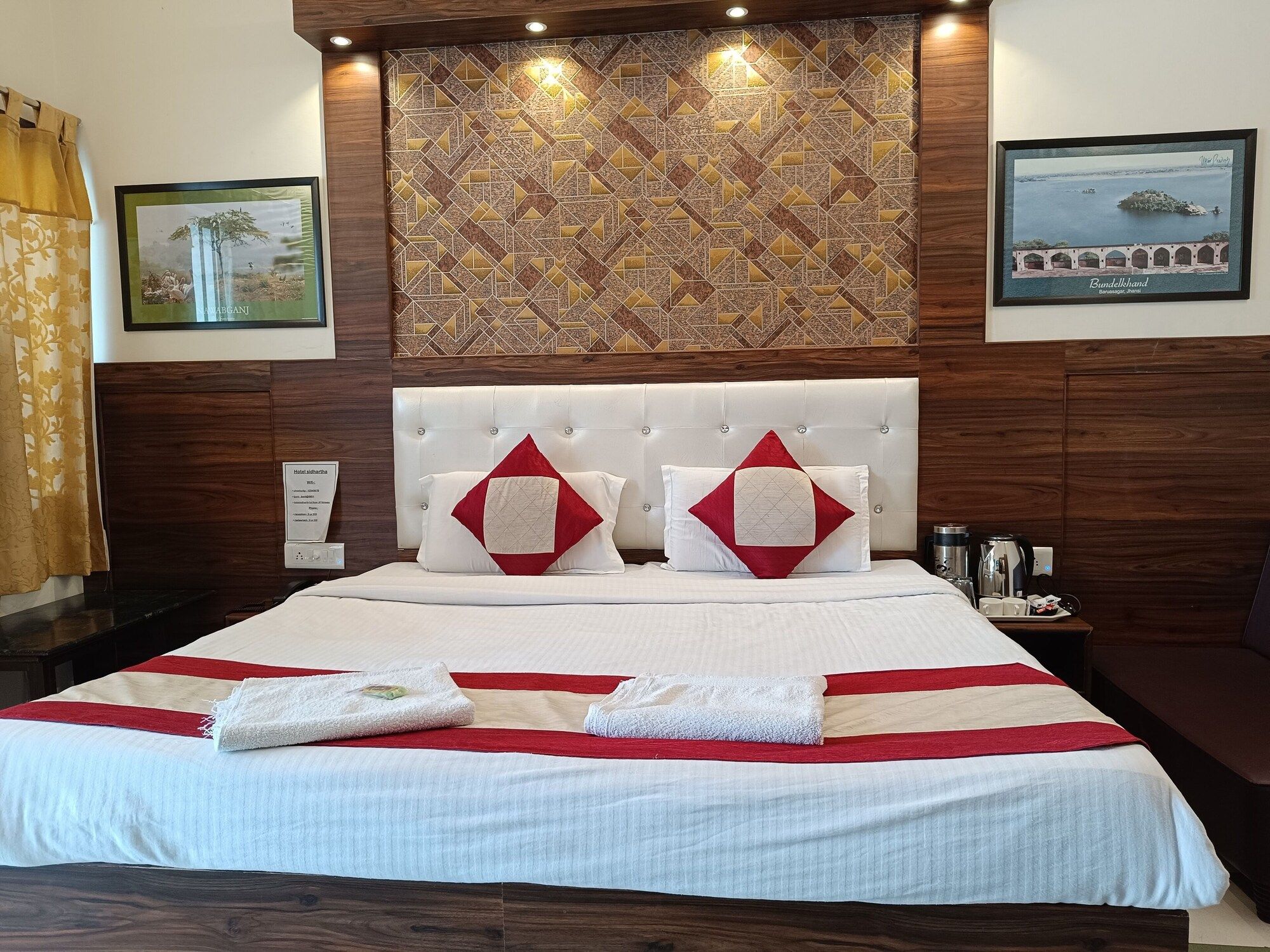 Hotel Sidhartha Walking Distance from Ta - Agra - Schlafzimmer