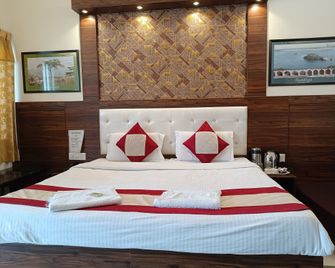 Hotel Sidhartha Walking Distance From Tajmahal - Agra - Bedroom