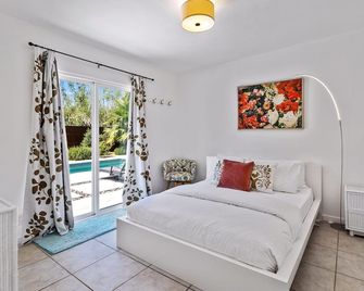 Cozy Desert Bungalow - Palm Springs - Habitación
