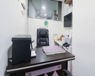 Hotel Dharma Hapur - Hāpur - Front desk