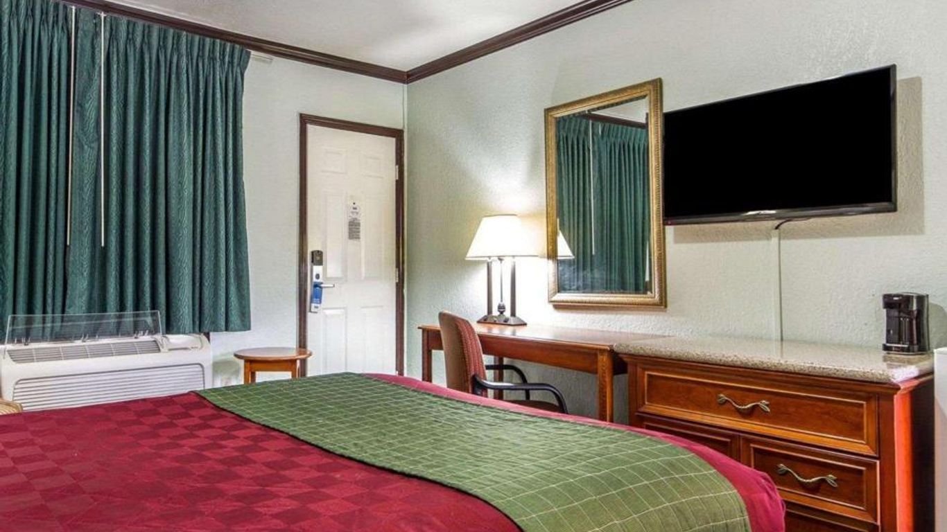 Sycamore Inn Chico University Area