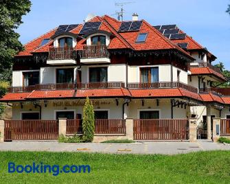 Hotel Ködmön Wellness - Eger - Building