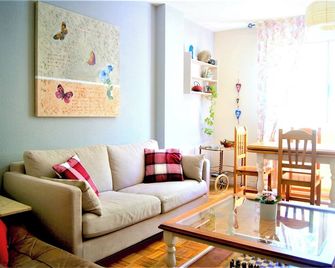 Logrocity Puerta del Ebro Free private parking - Logroño - Phòng khách