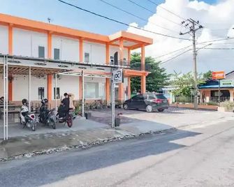 Urbanview Hotel Bunderan Besar Palangkaraya by RedDoorz - Palangkaraya