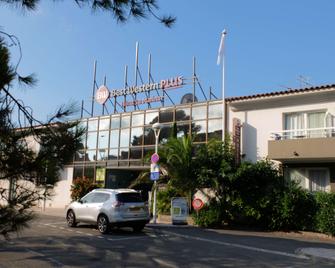 Best Western Plus Hotel La Marina - Saint-Raphaël - Building