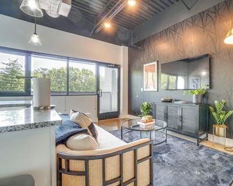 Modern Nashville Studio ~ 5 Mi to Downtown! - Nashville - Oturma odası