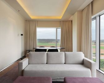 Valbusenda Hotel Bodega & Spa - Peleagonzalo - Living room