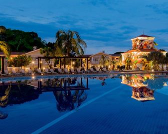 Wish Foz do Iguaçu - פוז דו איגוואסו - בריכה