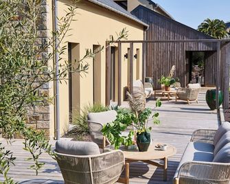 Hotel The Originals Saint-Malo Belem - Saint-Malo - Patio
