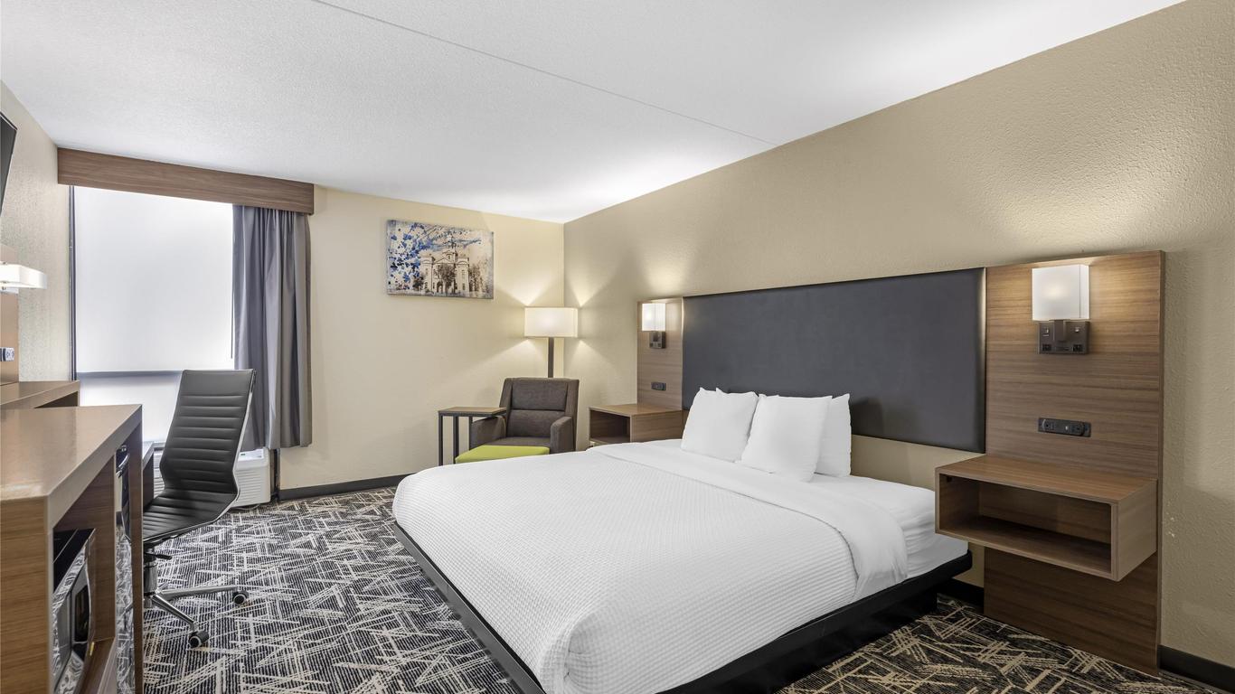 Best Western Plus York Hotel & Conference Center