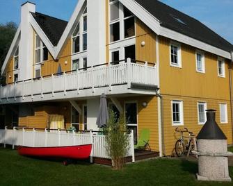 Apartment Direkt am Scharmützelsee, Ladestation für E-autos Privater Gastgeber - Wendisch Rietz - Gebäude