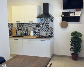 Ganze Wohnung #2-pool-meerblick-ruhe-nahe Tropea - Zambrone - Cucina