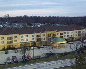 Courtyard by Marriott Cleveland Willoughby - Willoughby - Building