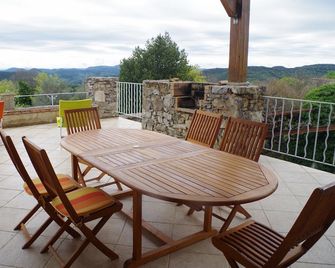 family farmhouse in the countryside with panoramic views of the Cévennes - Mialet - Balkon