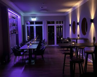 Pension und Location Cham - מירבוש - מסעדה