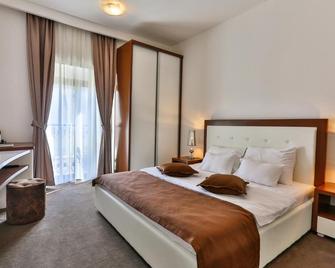 Hotel Pozzo - Budva - Bedroom
