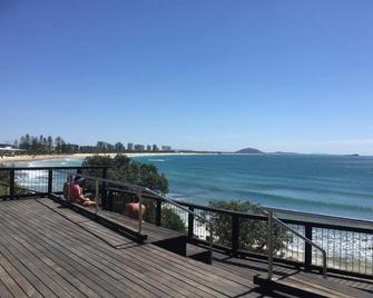 Ocean Boulevard - Alexandra Headland