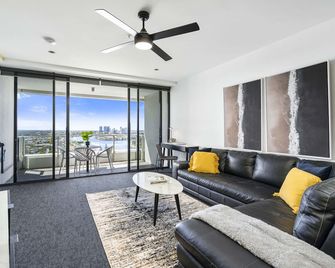 Avalon Apartments - Hosted by Wow Stay - Surfers Paradise - Living room