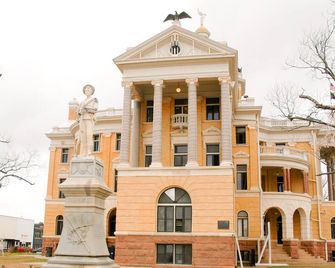 Xpress Inn & Extended Stays - Marshall - Building