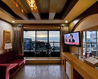 Drama Motel - Boryeong - Sala de estar