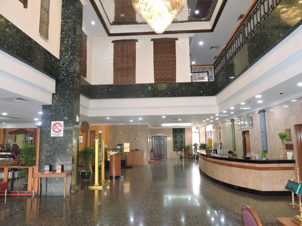 Hotel Grand Continental Kuching - קוצ'ינג - לובי