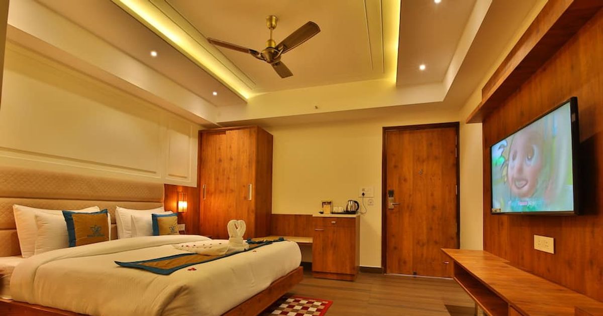 Holy Vivasa ₹ 4,001. Rishikesh Hotel Deals & Reviews - KAYAK
