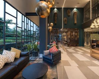 Hotel B Plus L - Hyderabad - Lobby