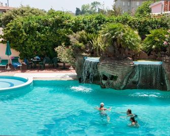 Le Residenze Del Golfo Di Orosei Bilo 5 - Orosei - Svømmebasseng