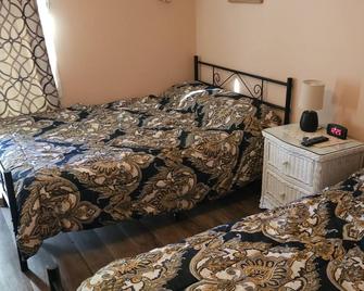 1-Bedroom condo 1.5 blocks from the Beach - Wildwood - Bedroom