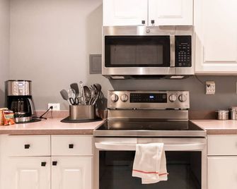 P8g Remodel 2br/2ba Downtown Atl-Parking & Balcony - Atlanta - Keittiö