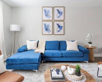Lakeside Spacious Serenity: 1br/1ba Near Loyolapark - Chicago