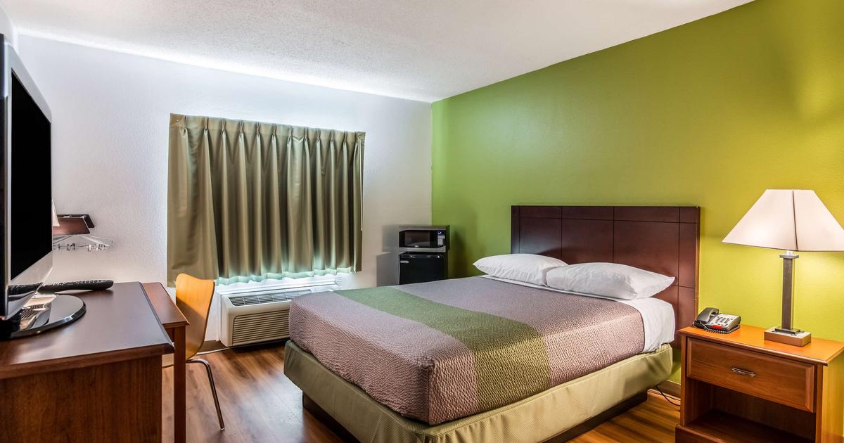 모텔 6 포트 리 피터즈버그, 피터즈버그 | 호텔스컴바인 (Motel 6 Fort Lee Petersburg. Va)