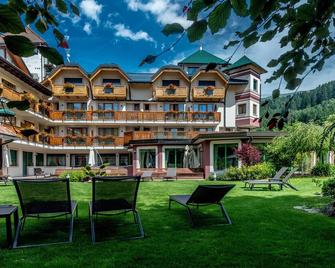 Tevini Dolomites Charming Hotel - Commezzadura