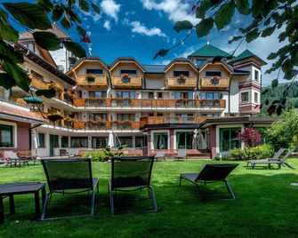 Tevini Dolomites Charming Hotel - Commezzadura