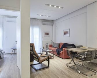 Modern Elegant Apt at Kolonaki - Aten - Vardagsrum