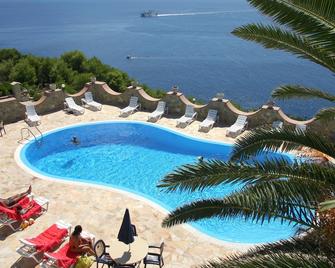 Hotel Restaurant Diana - Ustica - Piscina