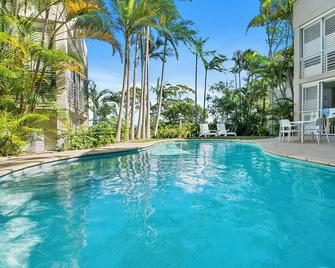 Noosa Blue Resort - נוסה הדס - בריכה