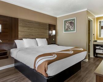 Quality Inn and Suites - Pawleys Island - Bedroom