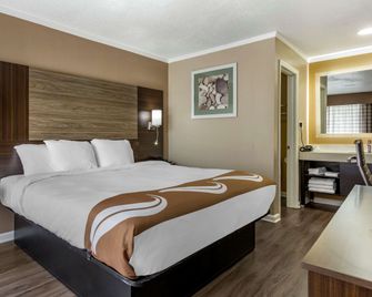 Quality Inn & Suites Pawleys Island - Pawleys Island - Ložnice
