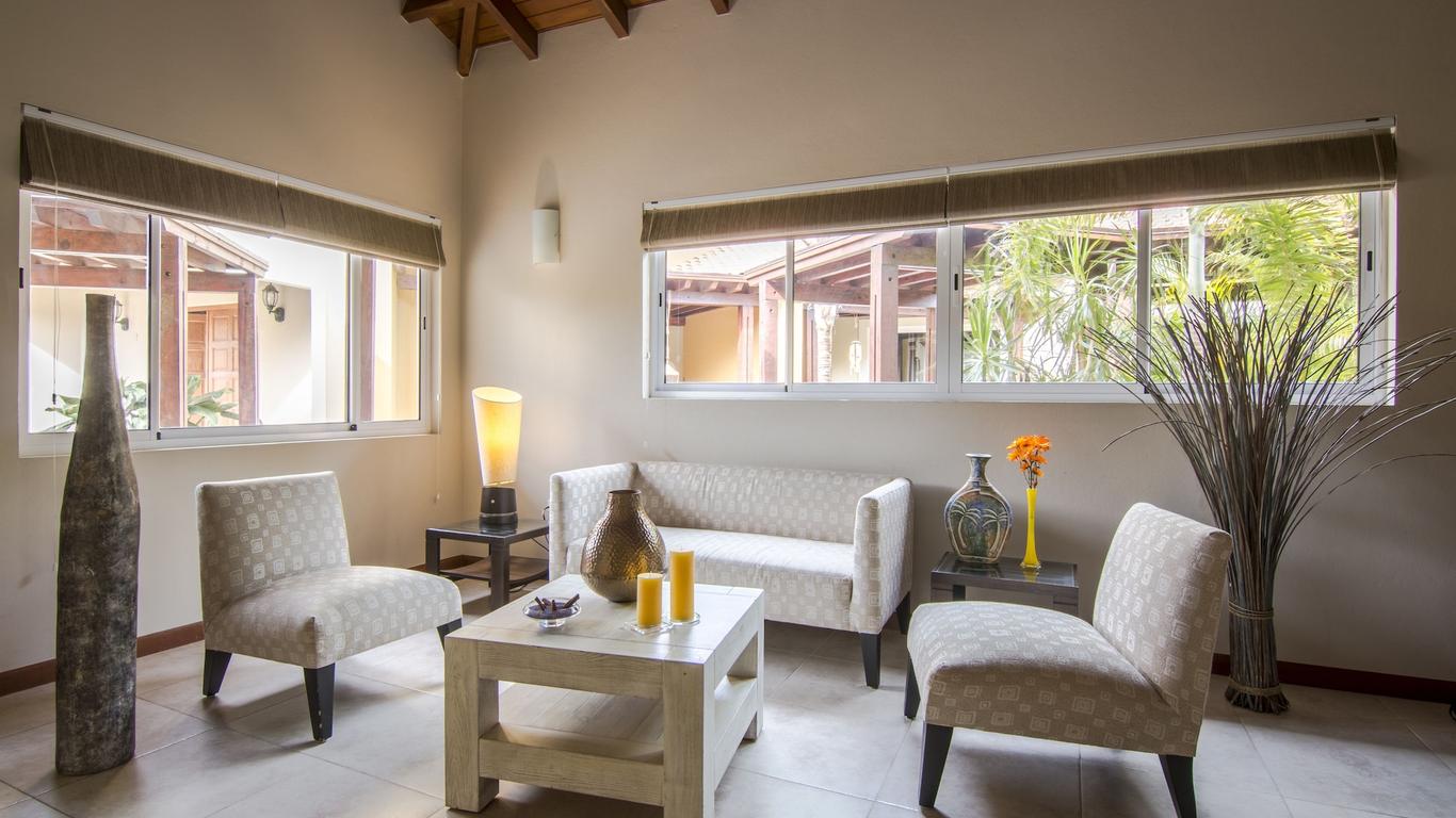 Costa Esmeralda Village