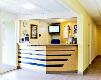 Kyriad Dunkerque Sud - Loon Plage - Loon Plage - Front desk