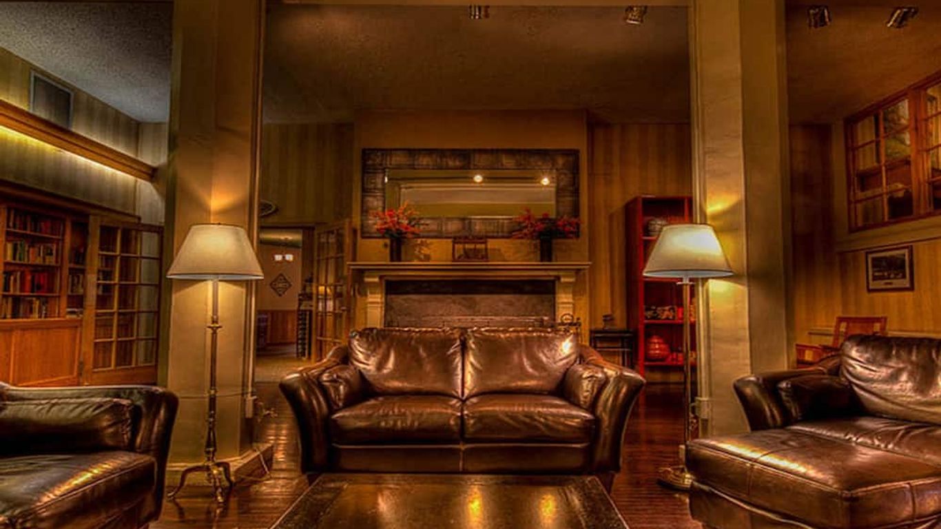 Shawnee Inn and Golf Resort