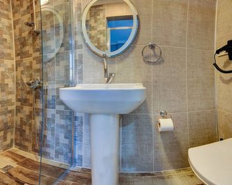 Cunda Exodus Otel - 艾瓦勒克 - 浴室