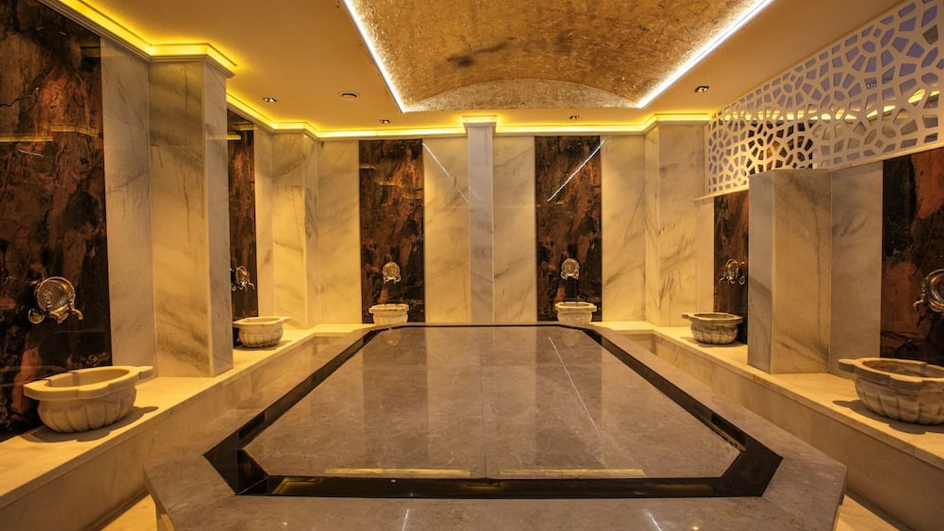 Ramada Hotel & Suites by Wyndham Kusadasi