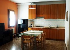Independent apartment in Treviso in the historic center - 4 places - Treviso - Kitchen