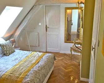Sarah Room: Maison Elincourt B&B/ Bed and Breakfast and Spa + breakfast + Spa - Élincourt-Sainte-Marguerite - Habitación