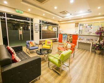 Capital O 89344 Labuan Avenue Hotel - Labuan - Lobby
