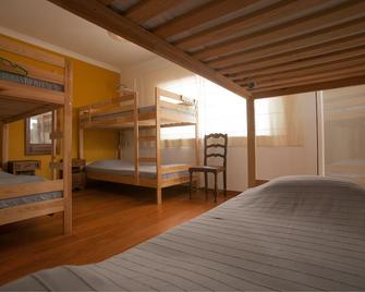 6 Bed Dorm: Ericeira Chill Hill Hostel & Private Rooms (Rnal Nº 4514al) - Ericeira - Soverom