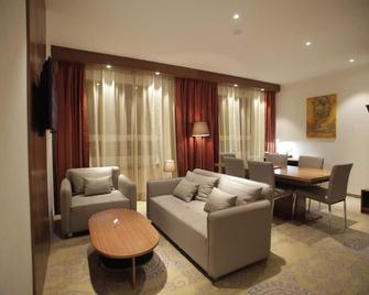 هوتل ناين - أولانباتار - غرفة معيشة